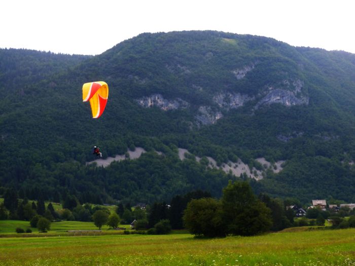 Mi padre en parapente, buen regalo de cumpleaños le hicimos