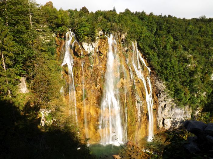 14.000 visitantes al día en verano, por 25 euros por persona y día, hacen de este parque nacional una fuente de ingresos salvaje