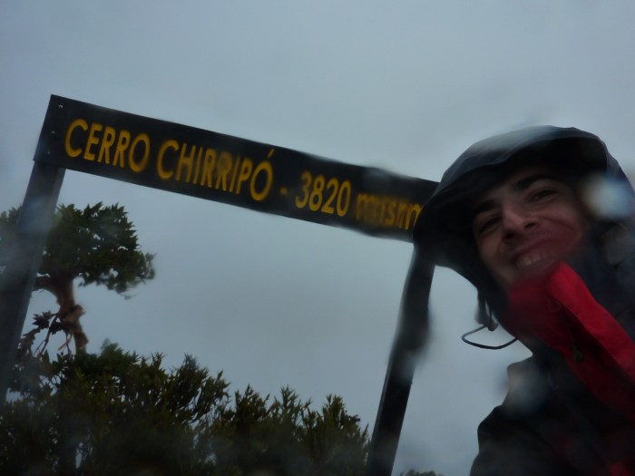 techo de Costa Rica después de 40km y 2600m positivos en un día de pocos amigos