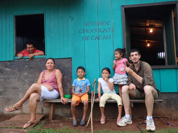 Sin duda el lugar más dulce de El Castillo. Los plátanos helados cubiertos de chocolate local son absolutamente deliciosos.