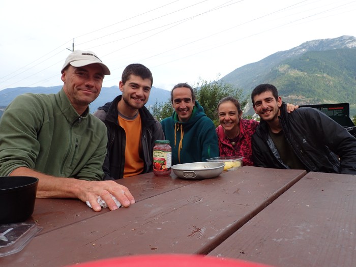 De izquierda a derecha, Jorge, Javier, Eduardo, Jessica y servidor en Squamish