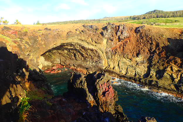 Tubos de lava cerca de Rano Kao