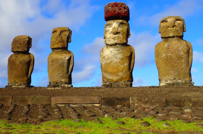 Detalle de los moai de Tongariki